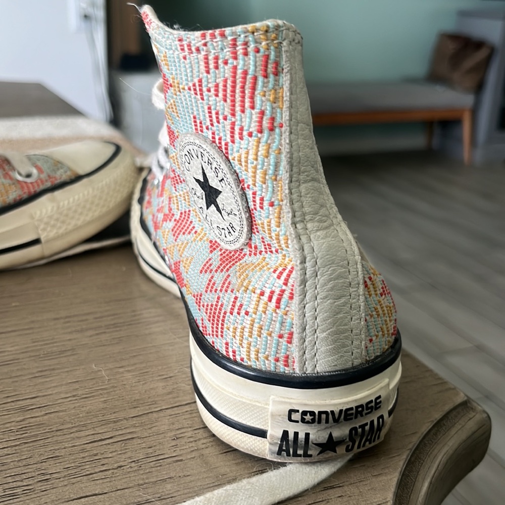 Converse ALL-STAR Women’s shoe. Size 5-1/2 . - Picture 3 of 9
